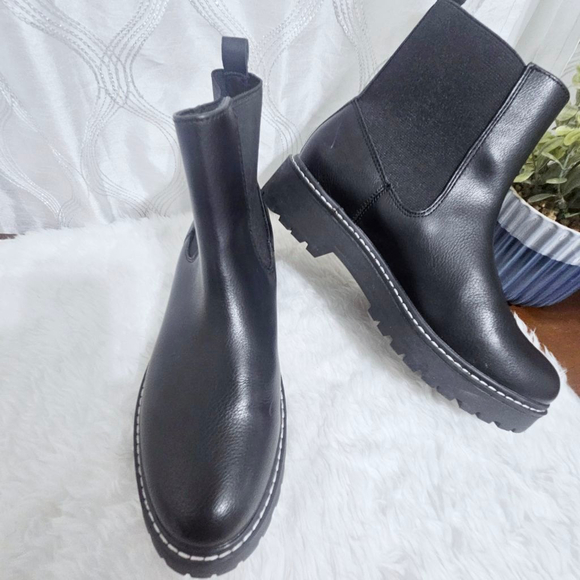 DOLCE VITA Lobera Black Faux Leather Ankle Boots Sz 8 - Picture 5 of 7